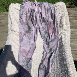 Lululemon lightweight material pants